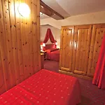 Отель Hotel Courmayeur 3*