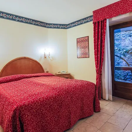 Hotel Courmayeur 호텔 3*