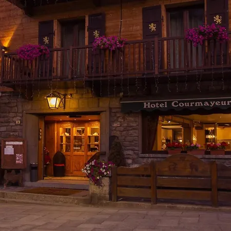 Hotel Courmayeur 호텔